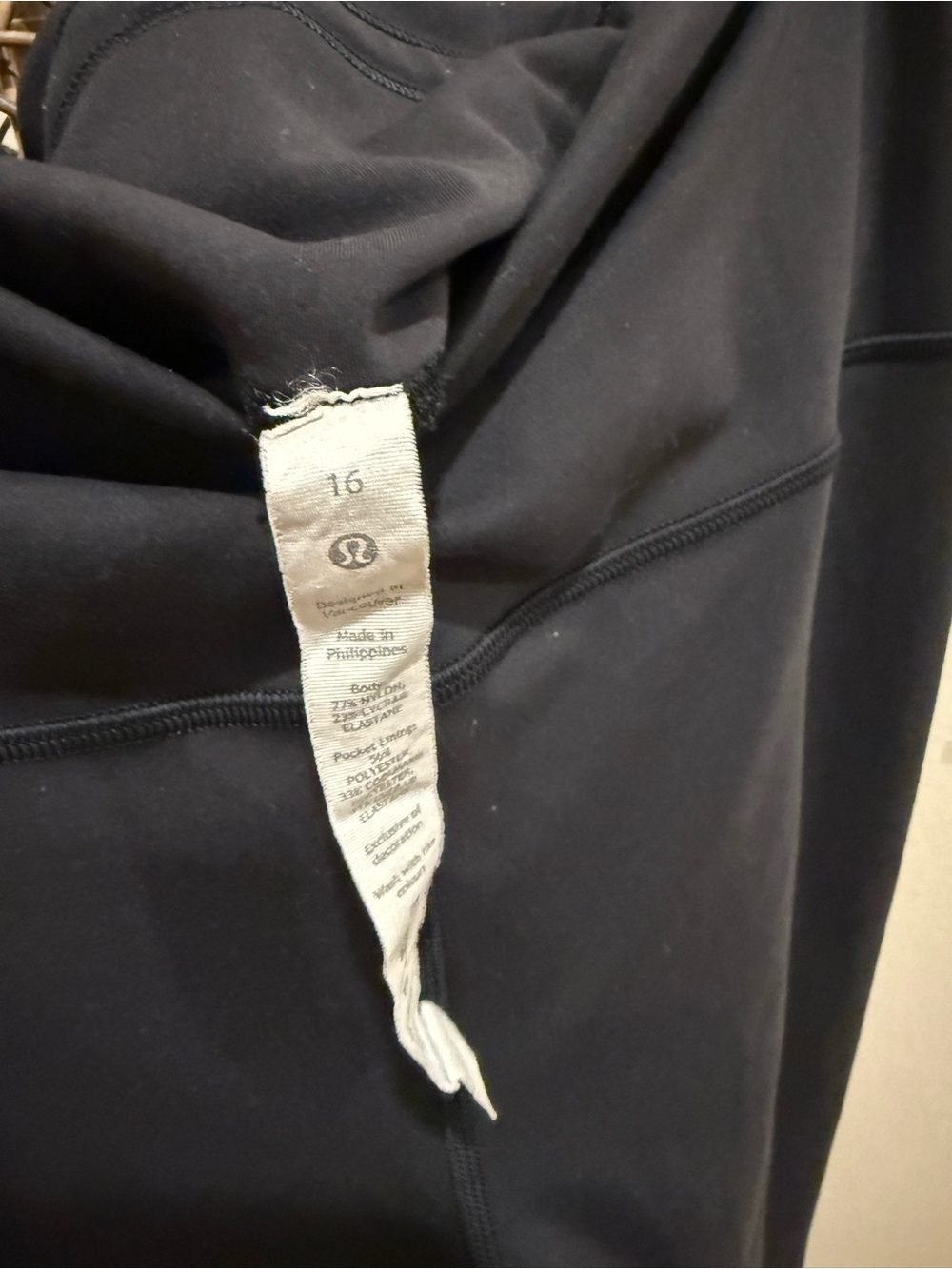 lululemon athletica Crop Legging - Picture 3 of 5